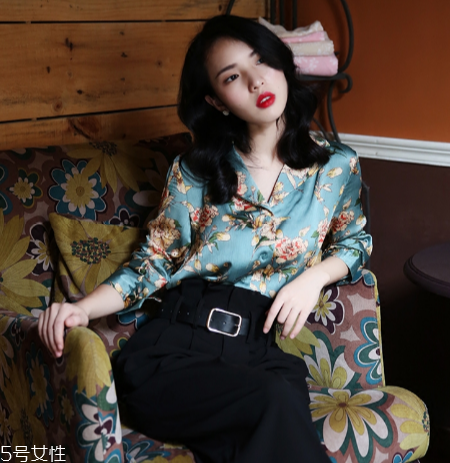 絲質(zhì)襯衫怎么搭配？絲質(zhì)襯衫搭配圖片