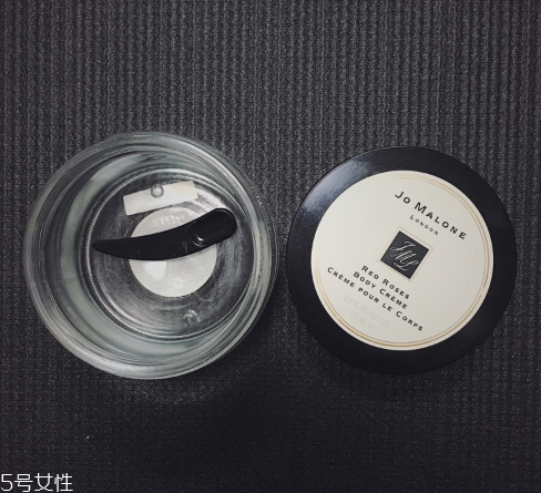 伊索和祖瑪龍身體乳哪個(gè)好 兩款身體乳區(qū)別對比