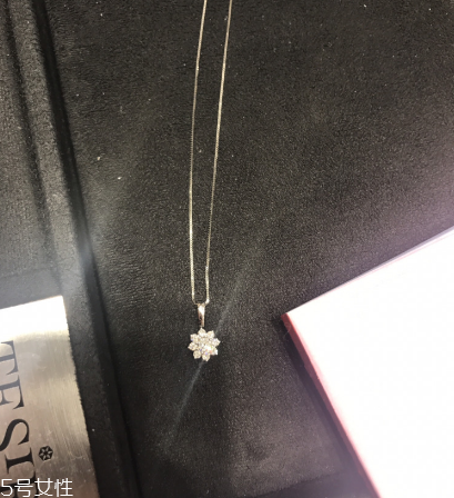 項鏈褪色怎么辦？項鏈退色處理方法