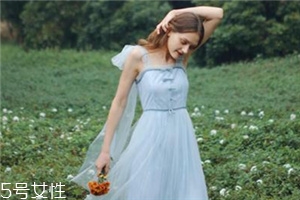 小個子女生穿什么裙子好看？小個子女生穿搭技巧