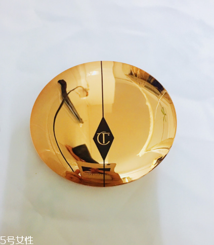 charlotte tilbury無暇極細(xì)蜜粉餅好用嗎 ct粉餅使用測評(píng)