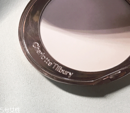 charlotte tilbury無暇極細(xì)蜜粉餅好用嗎 ct粉餅使用測評(píng)