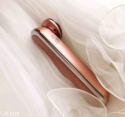雅萌射頻美容儀怎么樣？雅萌Bloom射頻美容儀效果評測