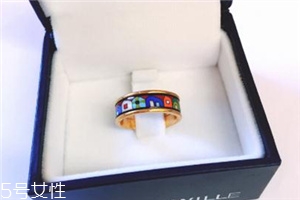 戒指為什么要戴在無(wú)名指上？戒指戴在無(wú)名指的含義
