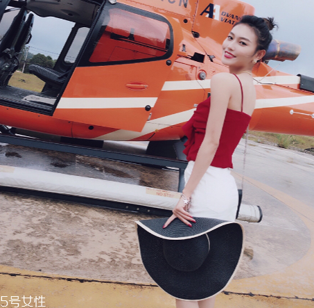 皮膚黃穿什么顏色顯白？適合黃皮女生的衣服顏色