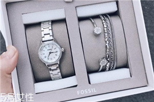 fossil手表防水嗎？fossil手表防水性怎么樣？