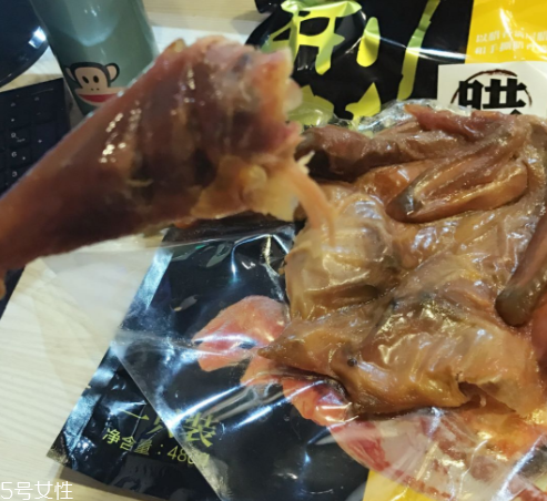 臘雞可以帶上飛機嗎？坐飛機可以帶臘雞嗎？
