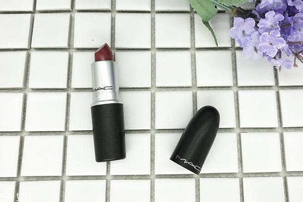mac brick o la口紅日常嗎？mac brick o la上嘴圖
