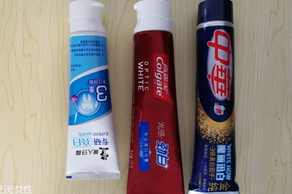 中華和黑人美白牙膏哪個(gè)好 三個(gè)國(guó)內(nèi)熱門美白牙膏對(duì)比評(píng)測(cè)