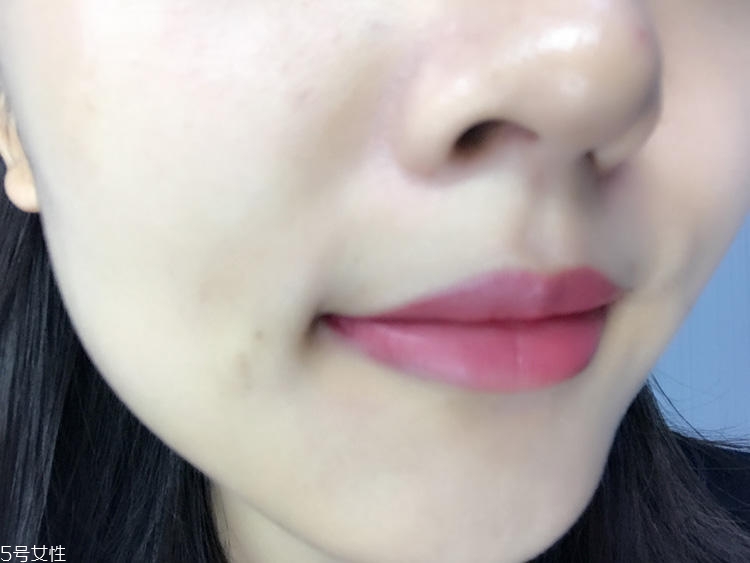mac brick o la口紅日常嗎？mac brick o la上嘴圖