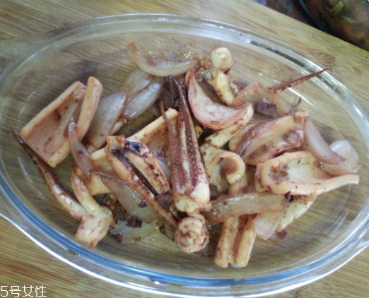 魷魚是烏賊嗎？魷魚跟烏賊是一種嗎？