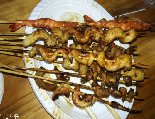 魷魚是烏賊嗎？魷魚跟烏賊是一種嗎？