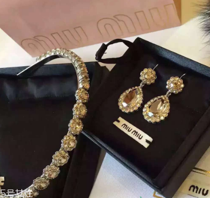 耳環(huán)掉進(jìn)洗臉池里怎么辦？耳環(huán)掉洗臉池怎么處理