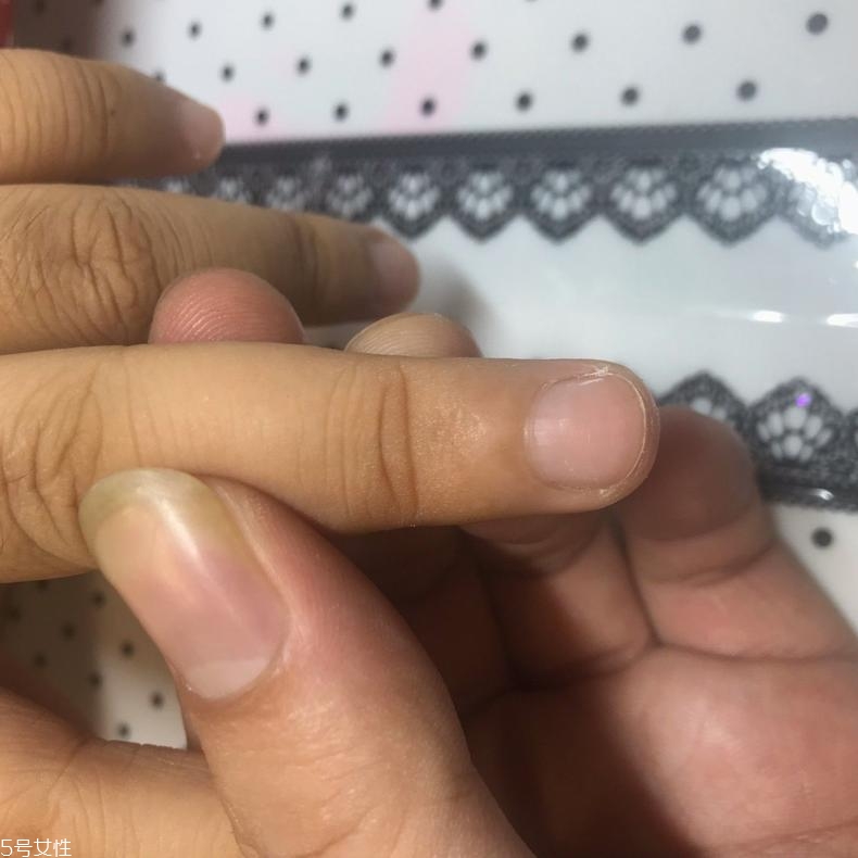 短指甲怎么上色？短指甲上色詳細步驟