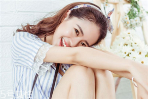 香蕉牛奶面膜用什么牛奶 六款常見(jiàn)的香蕉美白面膜