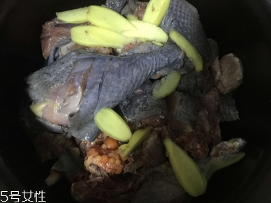 烏雞下奶嗎？烏雞怎么吃下奶？