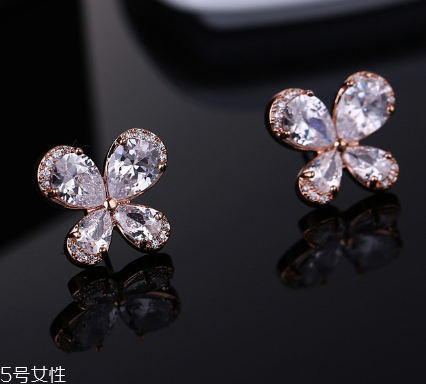 耳釘什么材質(zhì)的好？耳釘買什么材質(zhì)好？
