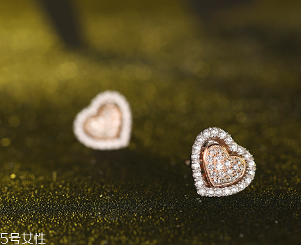耳釘什么材質(zhì)的好？耳釘買什么材質(zhì)好？