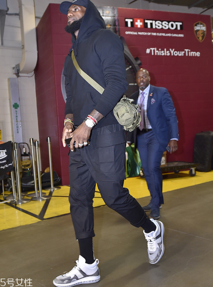 john elliott聯(lián)名nike lebron icon什么時候發(fā)售？