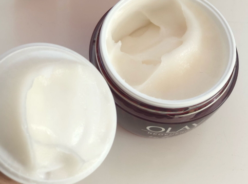 olay空氣霜怎么樣？olay空氣霜搓泥嗎？