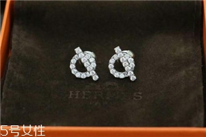 耳釘轉(zhuǎn)不動怎么辦？耳釘轉(zhuǎn)不動怎么處理？