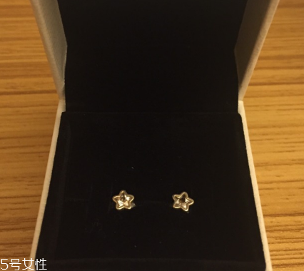 耳釘變黃怎么清洗？耳釘變黃了怎么辦？