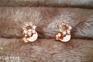 耳釘變黃怎么清洗？耳釘變黃了怎么辦？