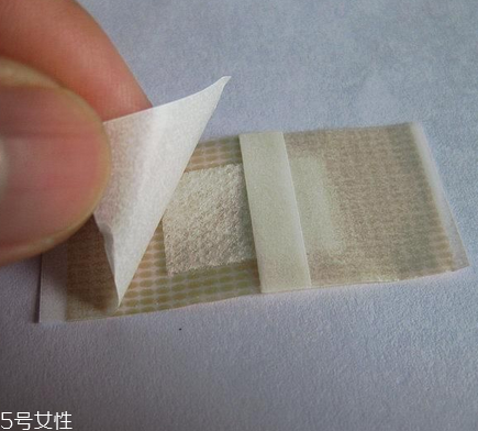 創(chuàng)可貼可以貼臉上嗎？臉上能貼創(chuàng)可貼嗎？