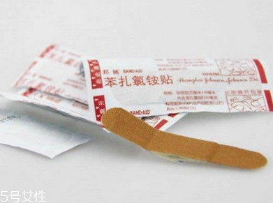 創(chuàng)可貼可以貼臉上嗎？臉上能貼創(chuàng)可貼嗎？