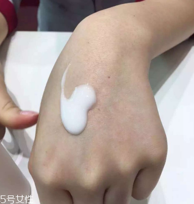 乳液可以當(dāng)妝前乳嗎？乳液當(dāng)妝前乳用好嗎？