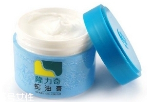 蛇油膏是蛇油做的嗎？蛇油膏里面有蛇油嗎？