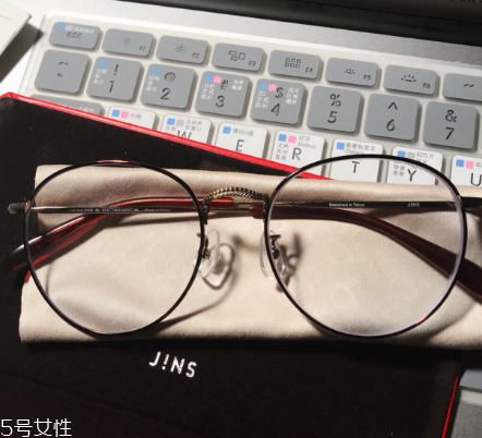 jins防藍(lán)光眼鏡有用嗎？jins防藍(lán)光眼鏡有效果嗎？