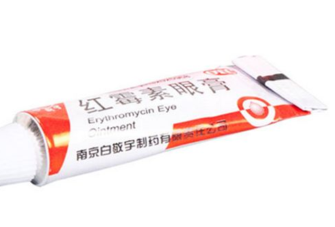 紅霉素眼膏是抗生素嗎？紅霉素眼膏含有抗生素嗎？