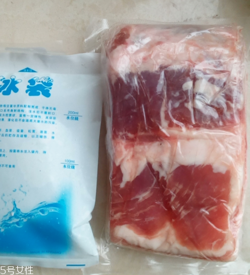 黑豬肉與白豬肉區(qū)別 黑豬肉與白豬肉哪個(gè)好吃？