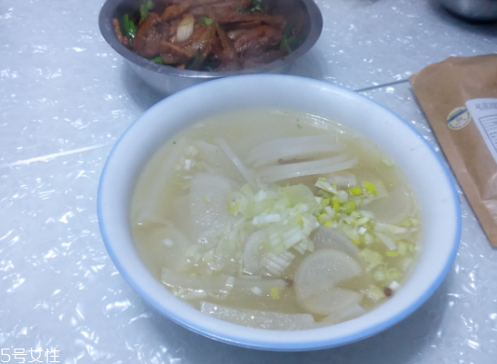 黑豬肉與白豬肉區(qū)別 黑豬肉與白豬肉哪個(gè)好吃？
