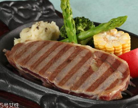 西冷牛排有肥肉嗎？西冷牛排是瘦肉嗎？