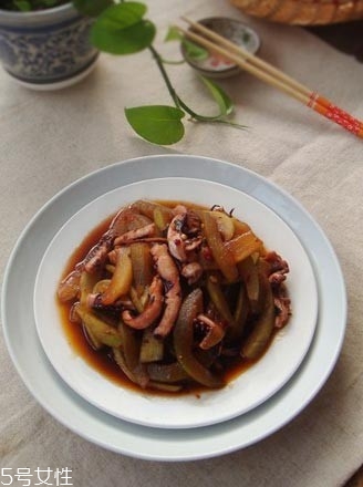 西瓜皮可以炒著吃嗎？西瓜皮可以炒什么？