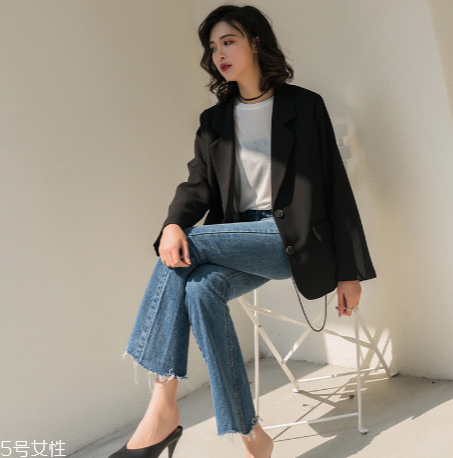 喇叭褲怎么搭配顯腿長？喇叭褲怎么穿顯高？