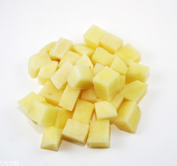 土豆要去皮嗎？土豆怎么去皮最快？