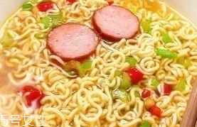 方便面是不是零食？方便面是不是發(fā)物？
