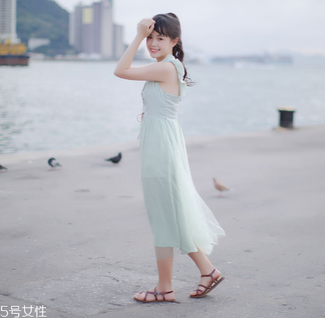 什么顏色連衣裙顯白？連衣裙什么顏色最顯白？