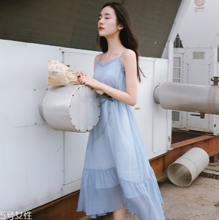 什么顏色連衣裙顯白？連衣裙什么顏色最顯白？