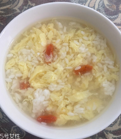 酒釀蛋豐胸靠譜嗎？酒釀蛋吃多久有效果？