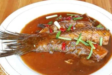 青魚是鯉魚嗎？青魚和鯉魚是不是一樣的？