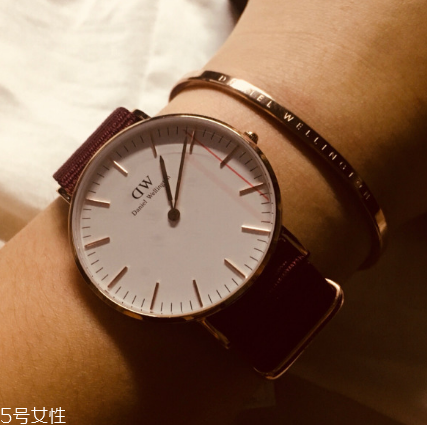 手表按鈕水下可以用嗎？手表按鈕在水下能按嗎？