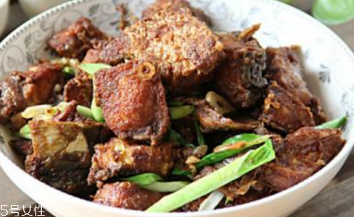 青魚(yú)肚子里有蝦能吃嗎？青魚(yú)吃蝦嗎？
