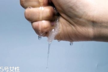 精華液可以收縮毛孔嗎？精華液能不能收縮毛孔？