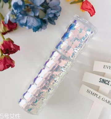 精華液二十歲能用嗎？適合二十歲用的精華液