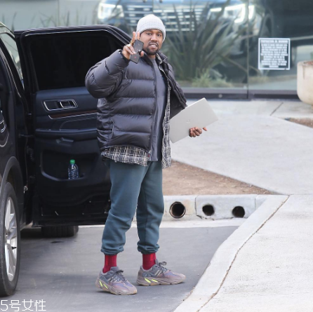 yeezy 700 mauve什么時(shí)候發(fā)售？椰子700灰紫色發(fā)售時(shí)間