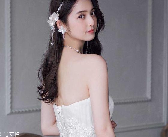 中長發(fā)丸子頭怎么扎有精神 夏日中長發(fā)1分鐘整理術